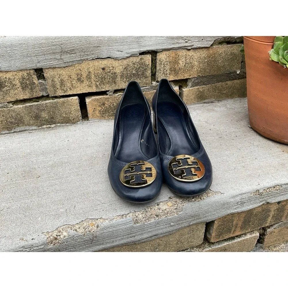 Tory Burch Reva Block Heel Pumps Navy Leather Gold Hardware Women's Size 9
